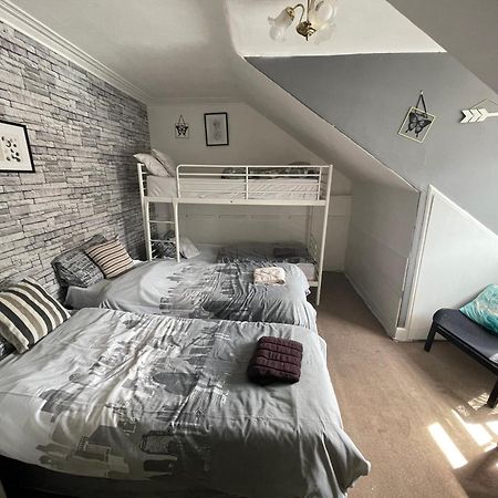 The Kingsview Townhouse - Boutique Hostel Edinburgh Bagian luar foto