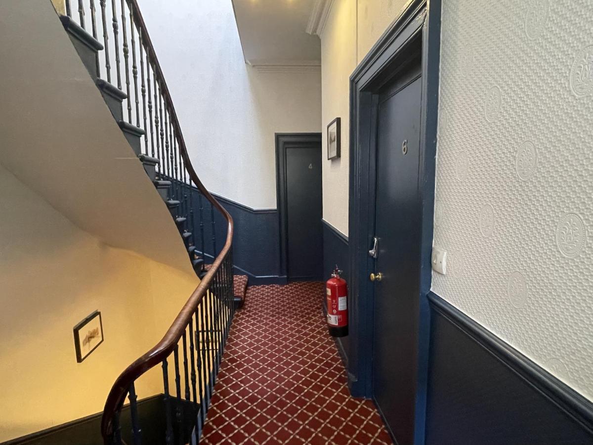 The Kingsview Townhouse - Boutique Hostel Edinburgh Bagian luar foto