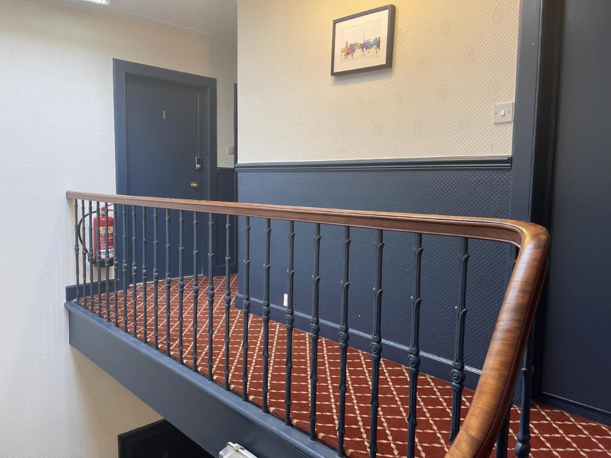 The Kingsview Townhouse - Boutique Hostel Edinburgh Bagian luar foto