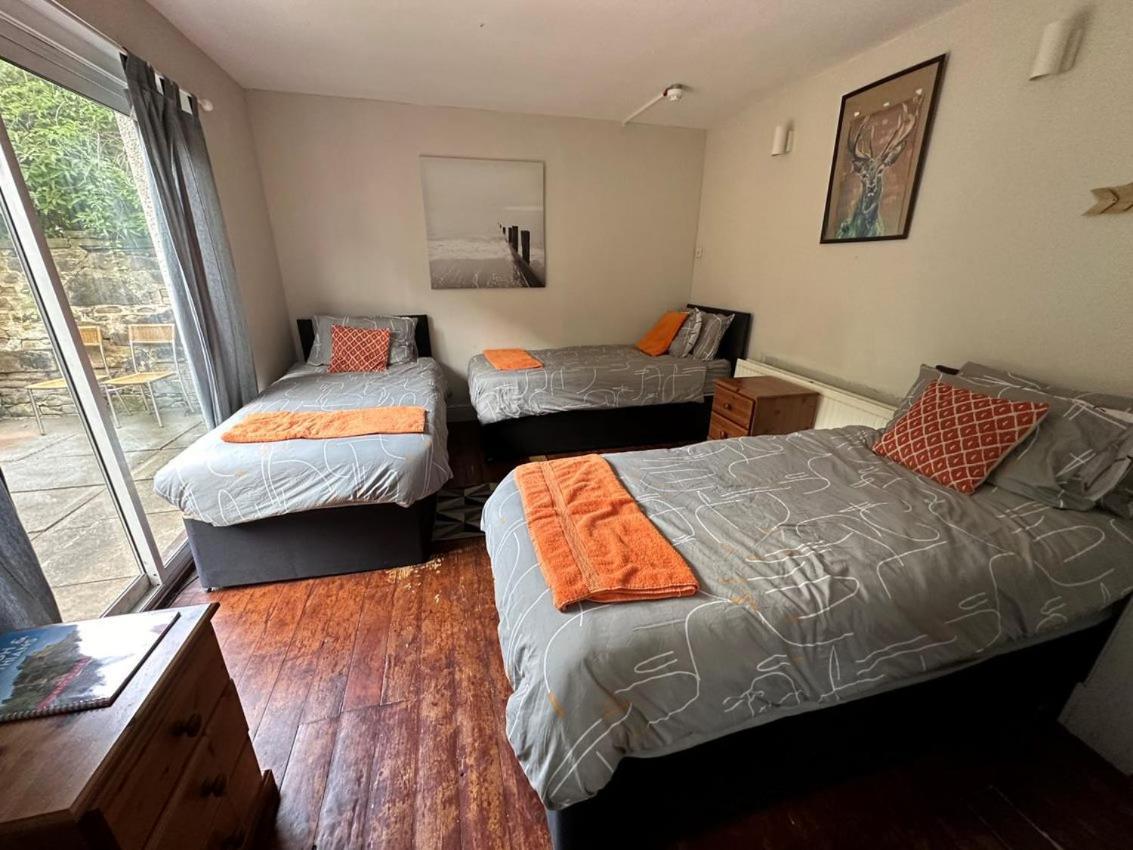 The Kingsview Townhouse - Boutique Hostel Edinburgh Bagian luar foto