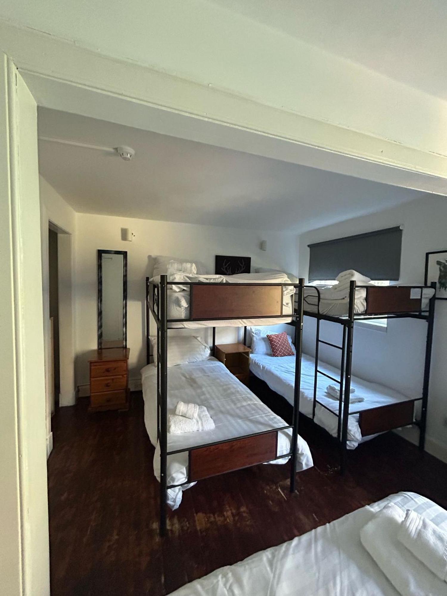 The Kingsview Townhouse - Boutique Hostel Edinburgh Bagian luar foto